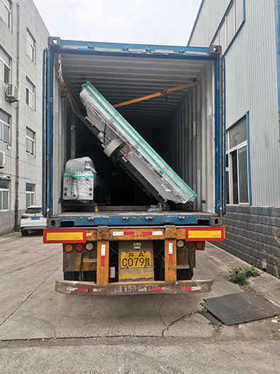 Glass cutting machine