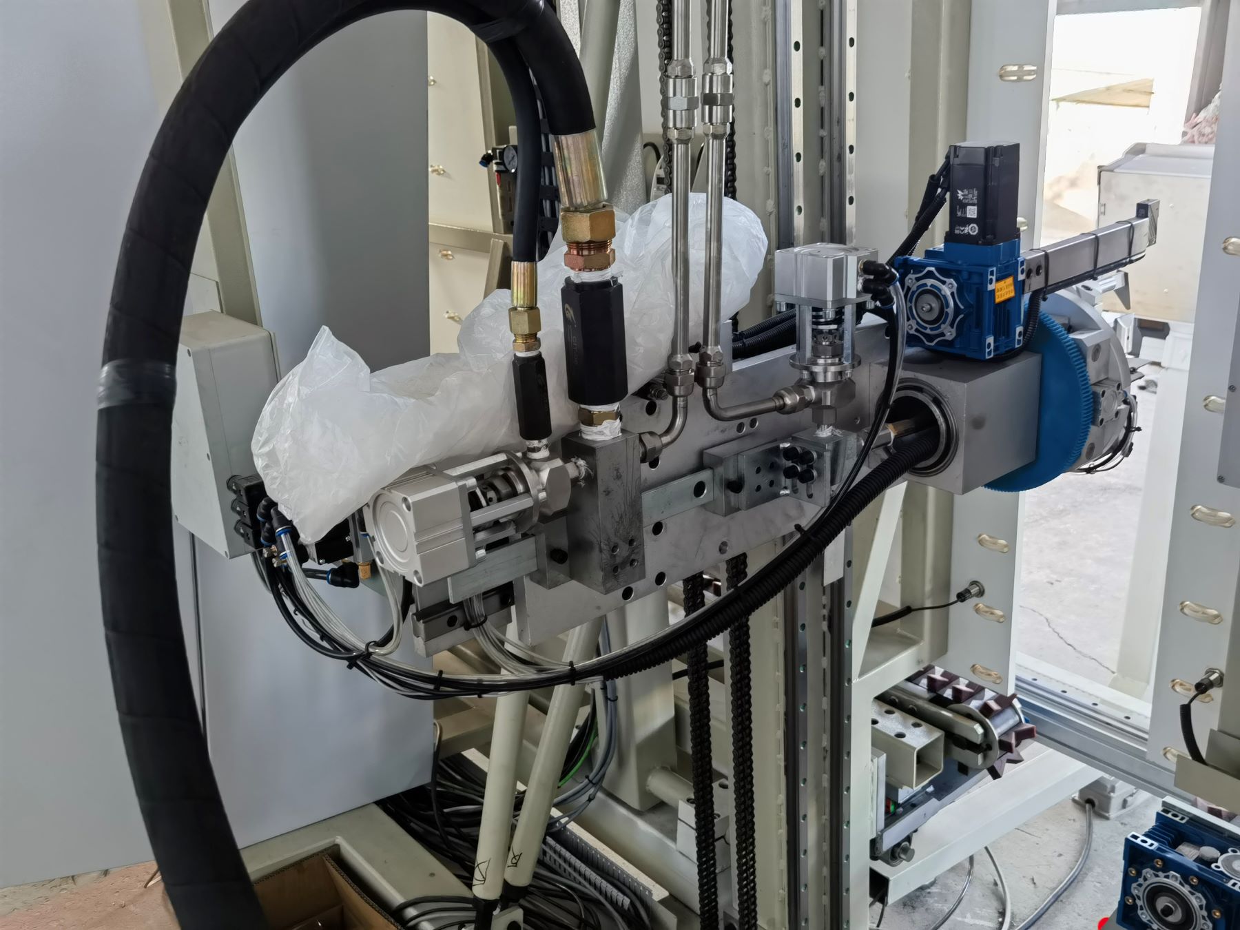 خط إنتاج الزجاج العازل القابل للتخصيص بالقرب مني