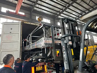 Glass cutting machine