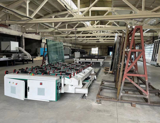 Glass cutting machine 