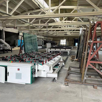 Glass cutting machine 